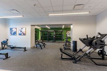 Fitness center at 15 bank apartments in white plains, ny 10606